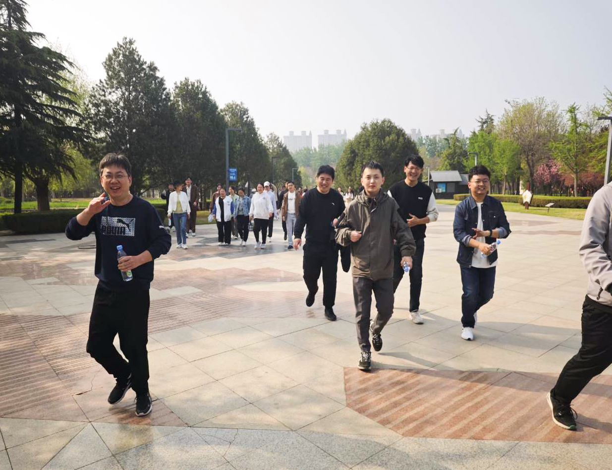 赴春日之約-環球軟件開展“擁抱自然·迎接春天”團建活動 赴春日之約-環球軟件開展“擁抱自然·迎接春天”團建活動