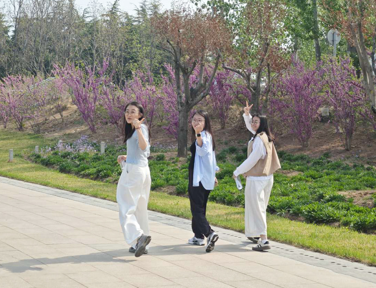 赴春日之約-環球軟件開展“擁抱自然·迎接春天”團建活動 赴春日之約-環球軟件開展“擁抱自然·迎接春天”團建活動