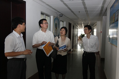 國家職業教育研究院和震教授到公司考察指導