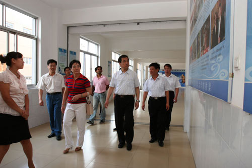 山東省教育廳領導參觀公司